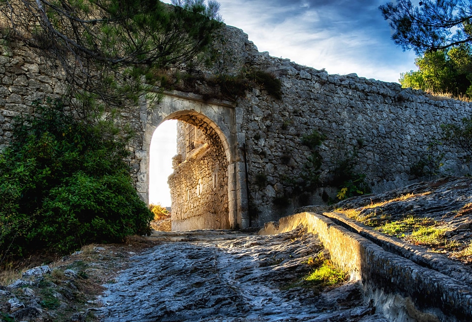 Ancient arch architectural