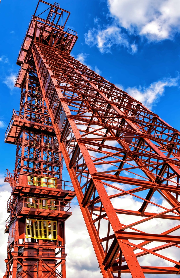 Construction crane factory