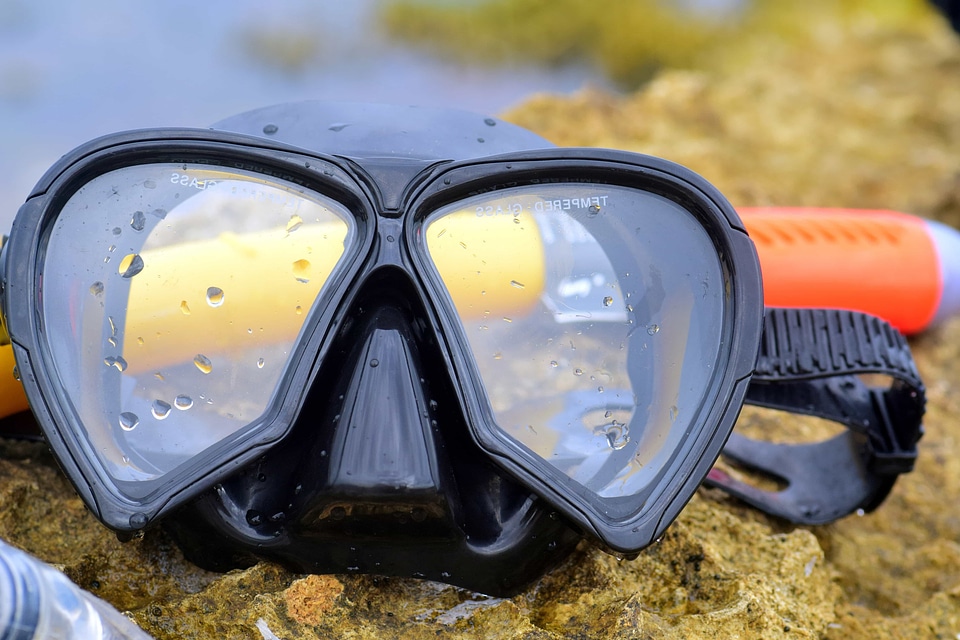 Daylight diving glass
