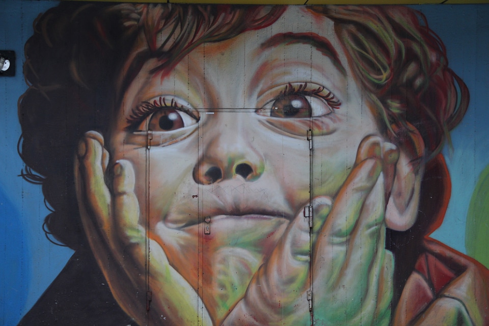 Face hauswand painting