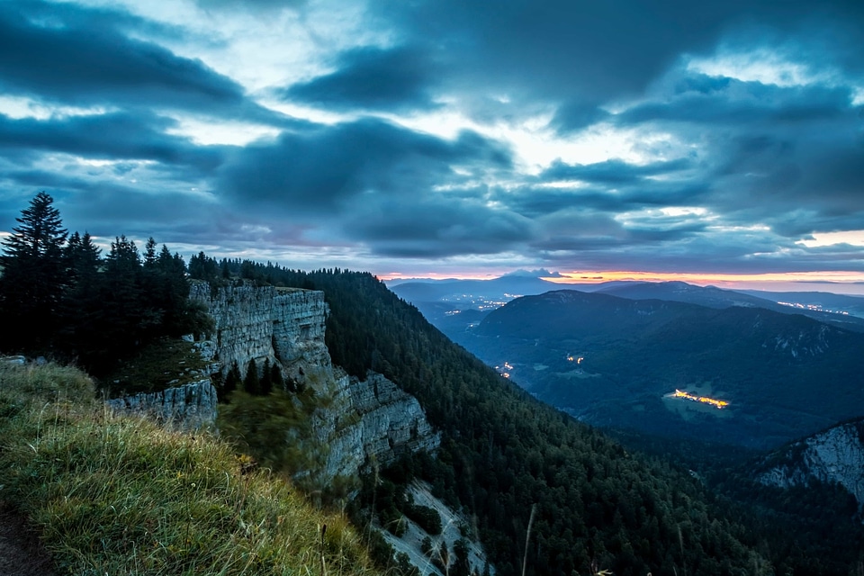 Canyon cliff cloud