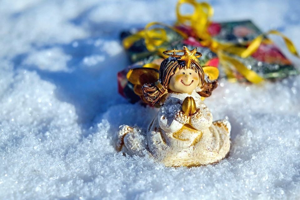 Cold decoration doll