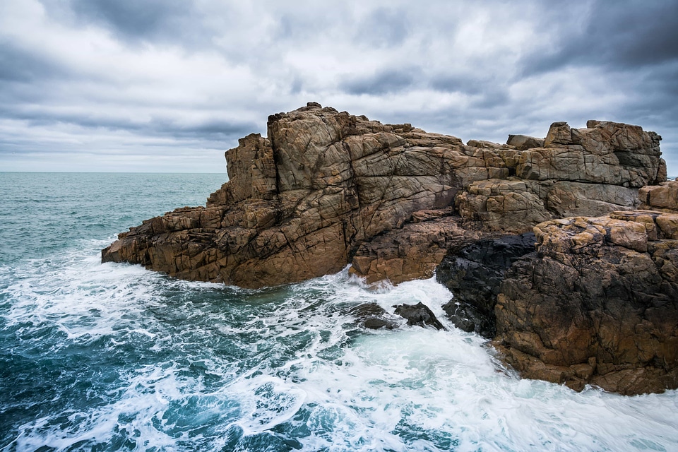 Beach cliff climate