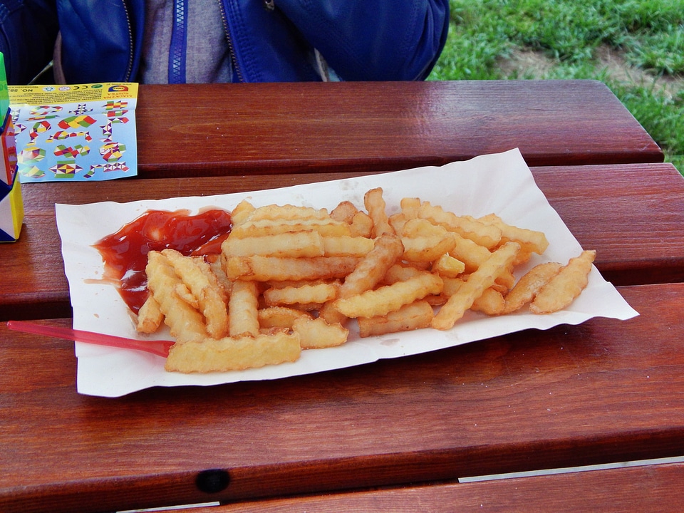 Eating fastfood food