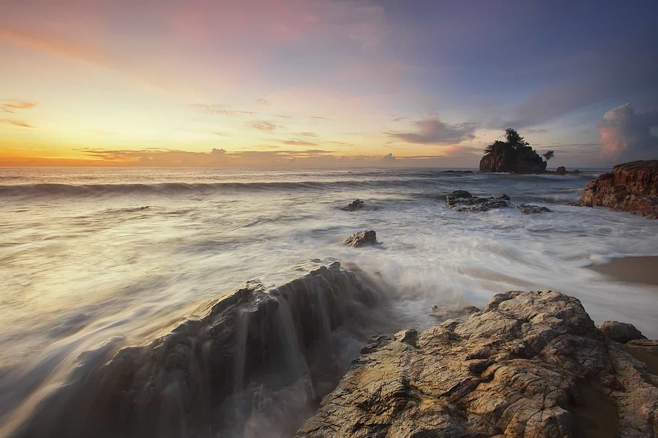 Backlight bay beach photo