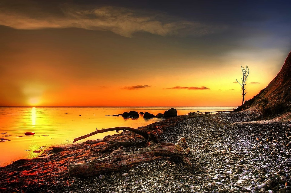 Backlight bay beach