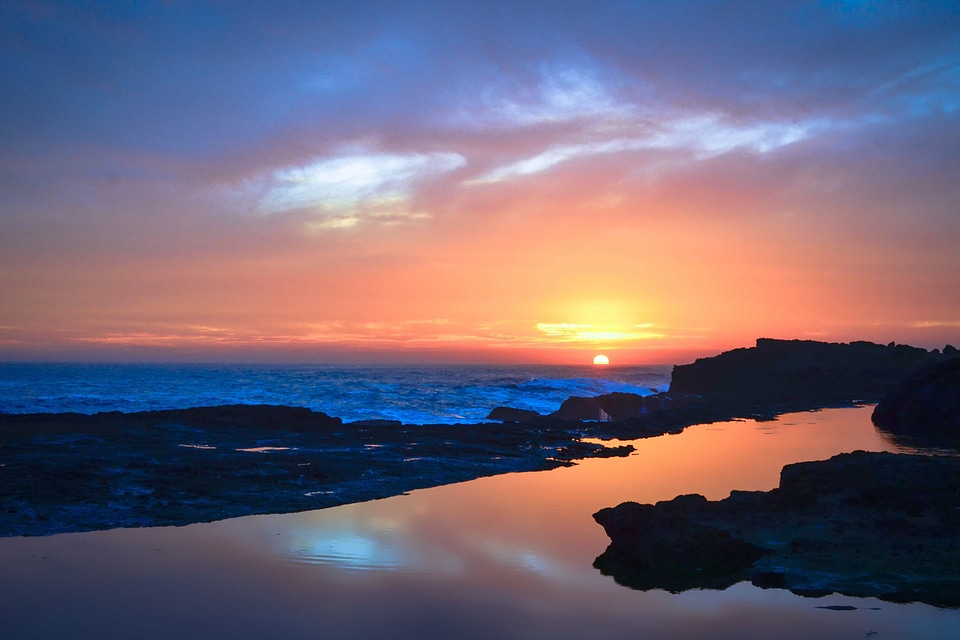 Backlight bay beach