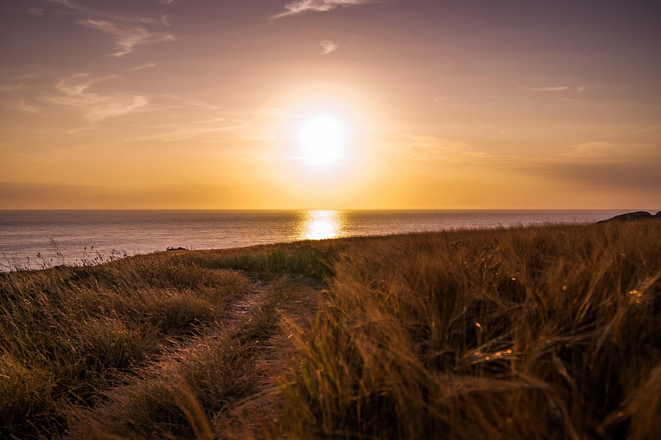 Backlight beach cloud