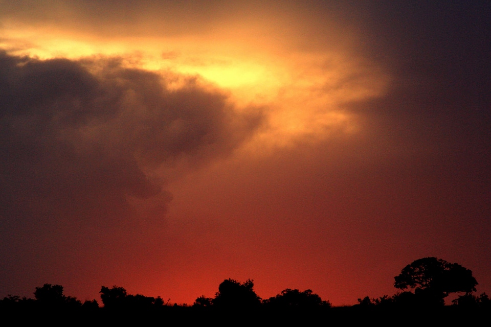 Atmosphere backlight cloud