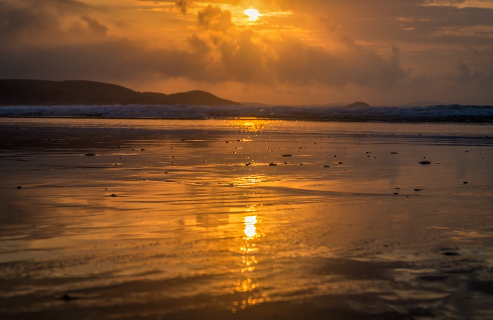 Backlight bay beach