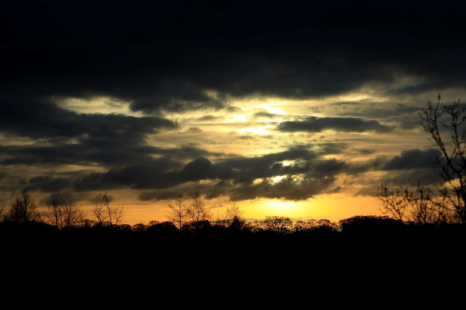 Atmosphere backlight cloud