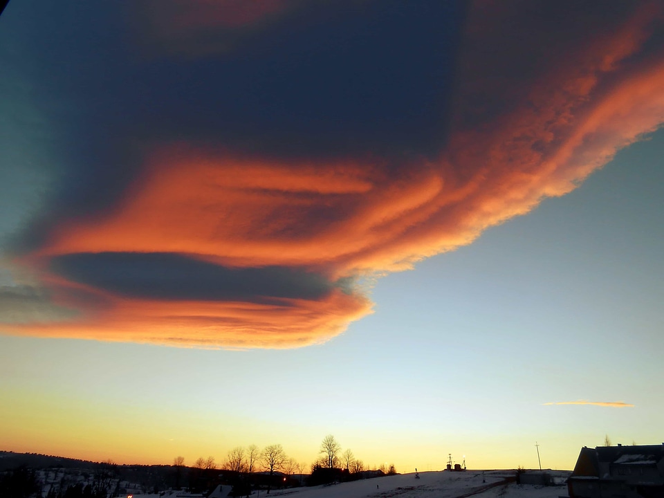 Atmosphere backlight cloud