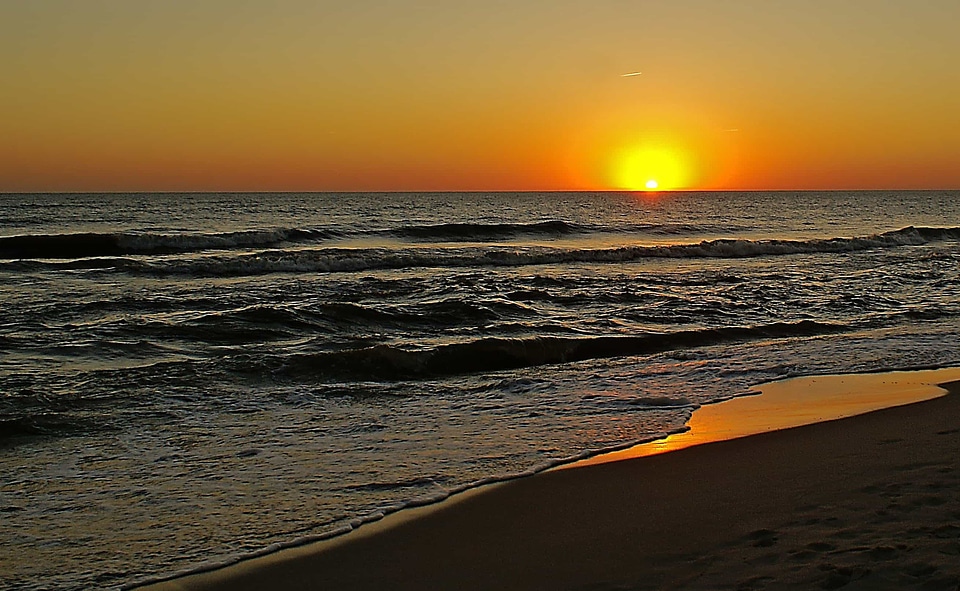 Backlight bay beach photo