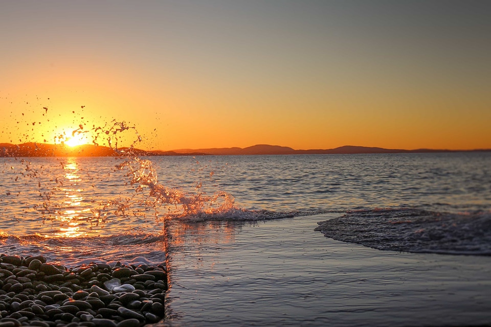 Backlight bay beach