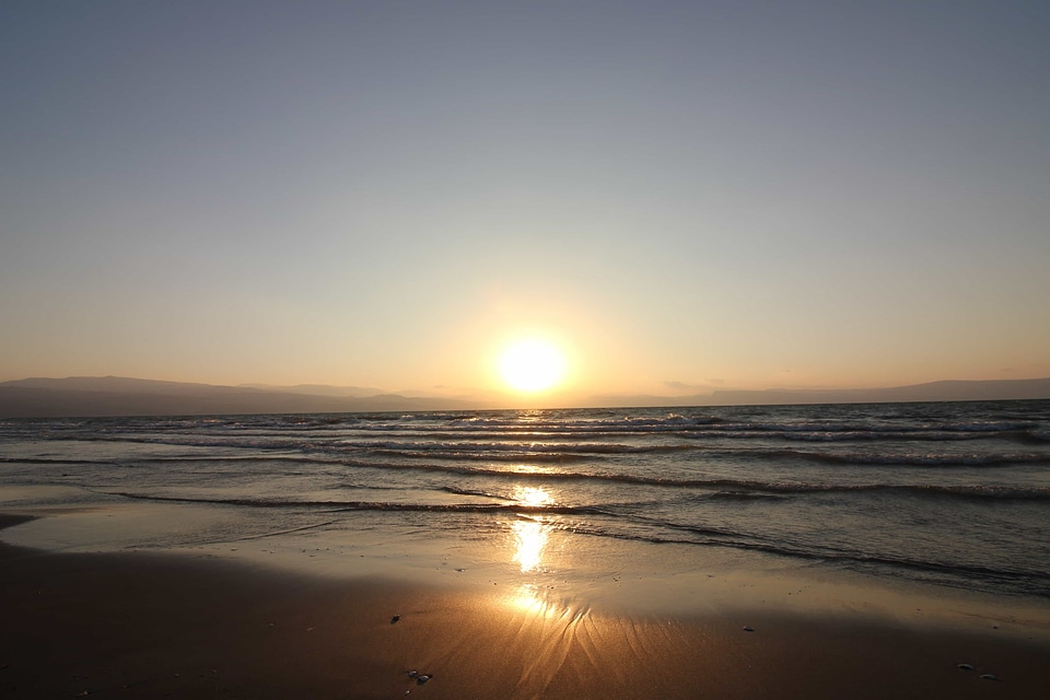 Backlight bay beach