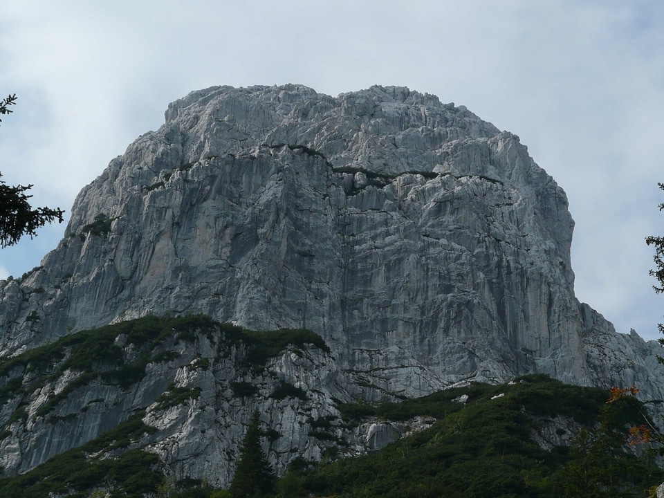 Cliff daylight geology