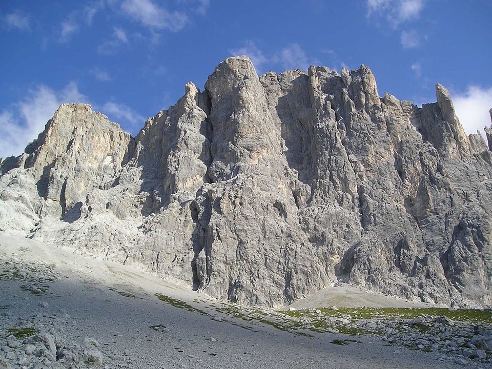 Ascent cliff geology