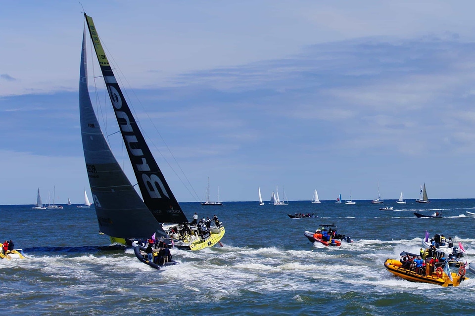 Beach boat boat race