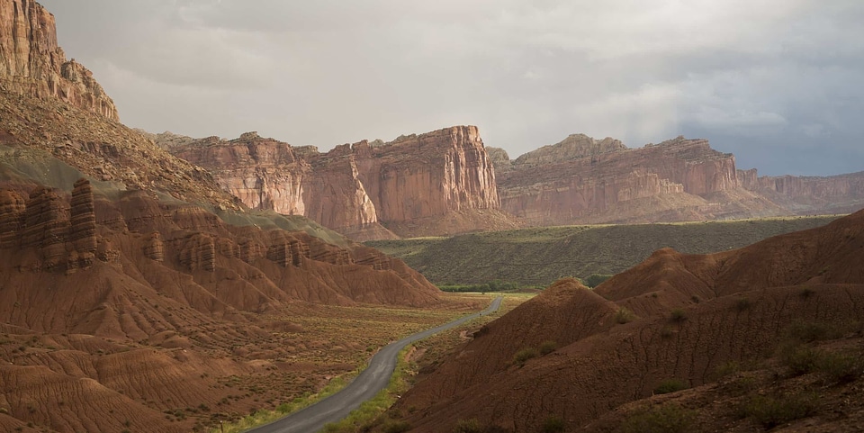 Area canyon cliff photo