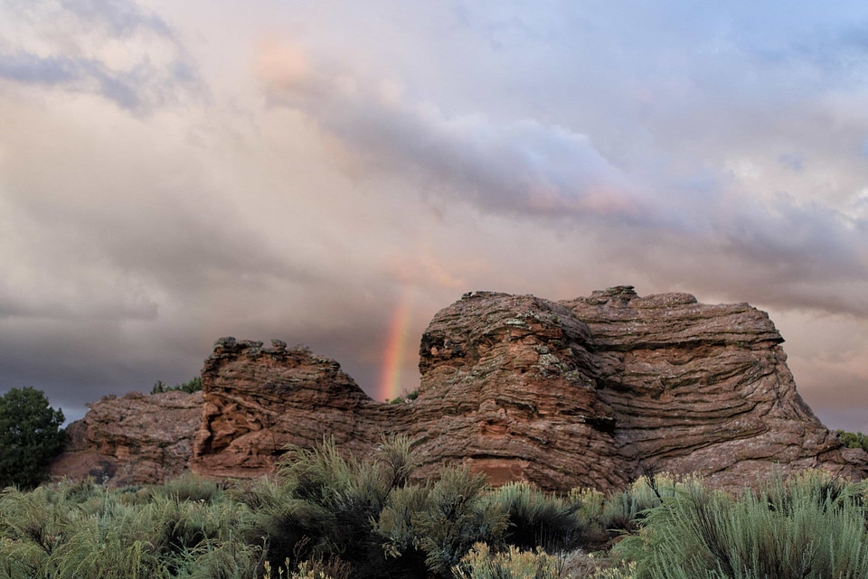 Area canyon cliff photo