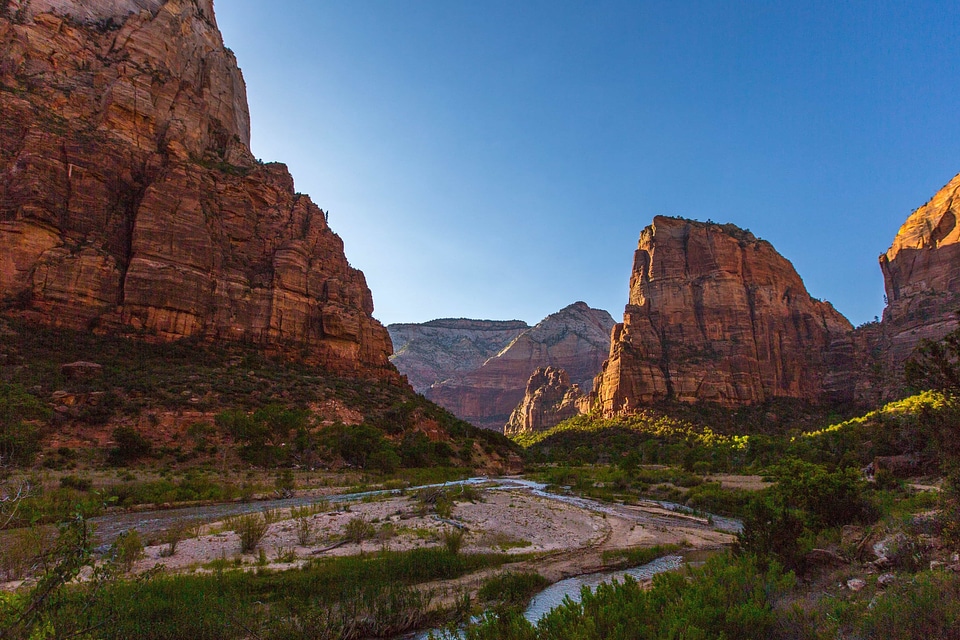 Area canyon castle