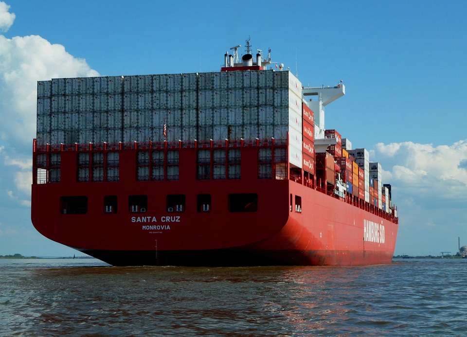Boat cargo commerce