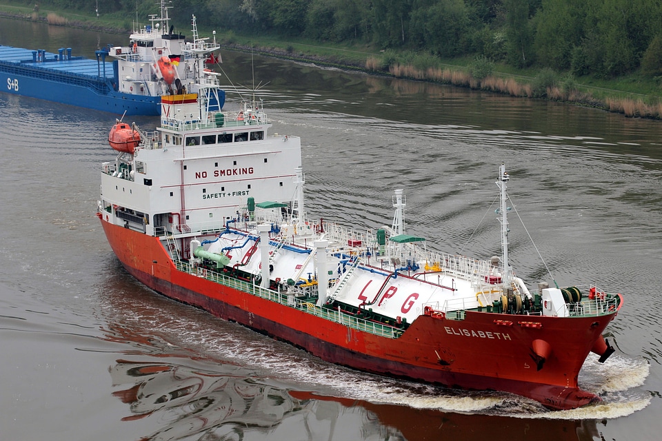 Beautiful Photo boat cargo