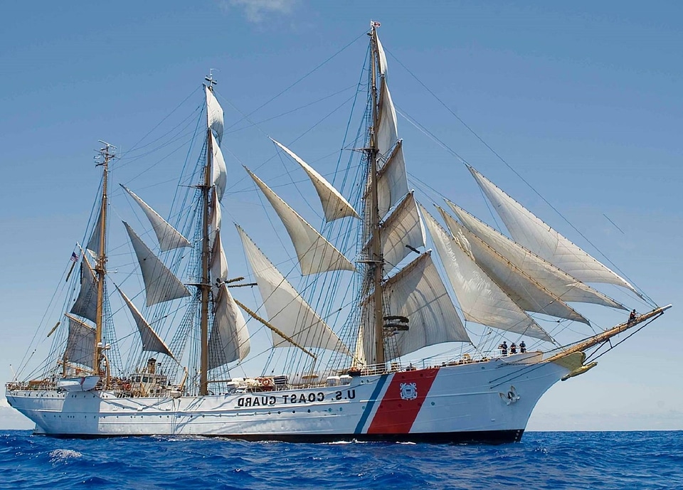 Beautiful Photo boat frigate