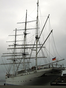 Boat equipment gear