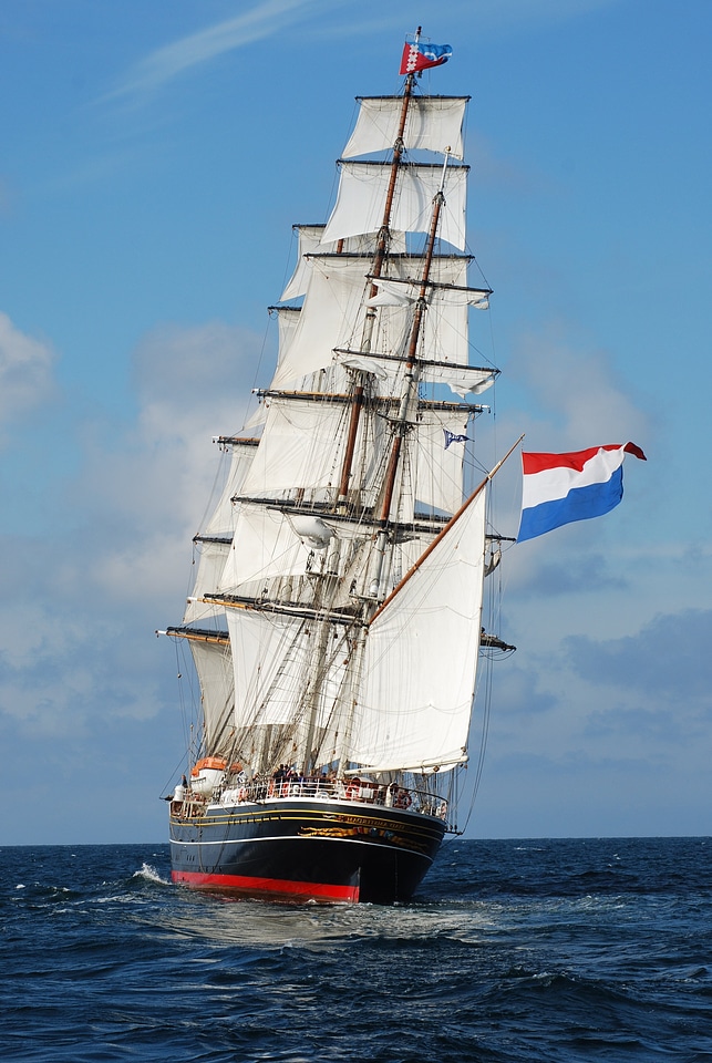 Boat harbor mast