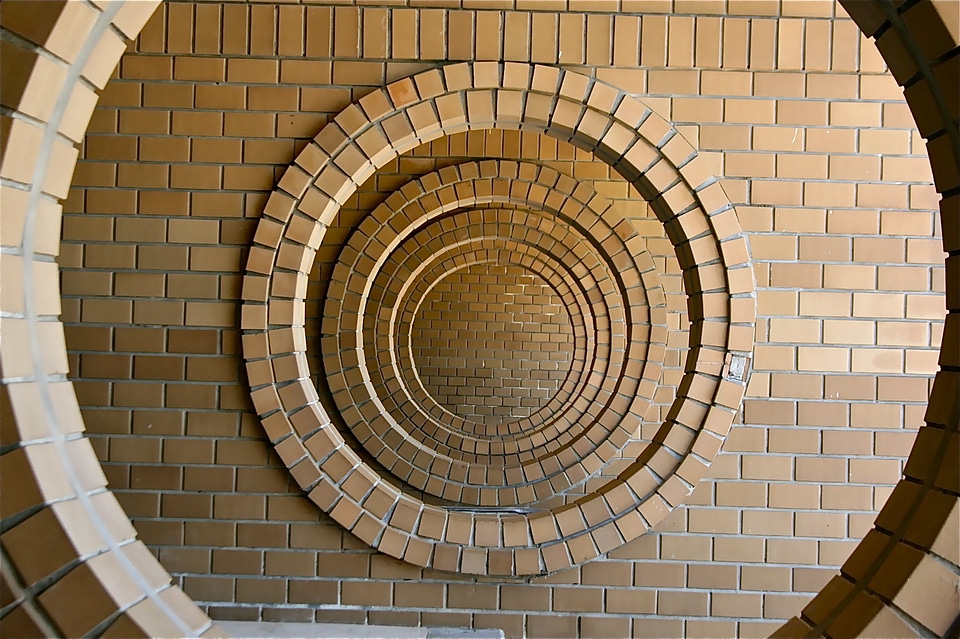 Geometry wall design