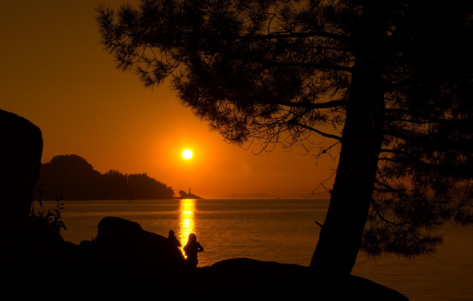 Atmosphere backlight beach