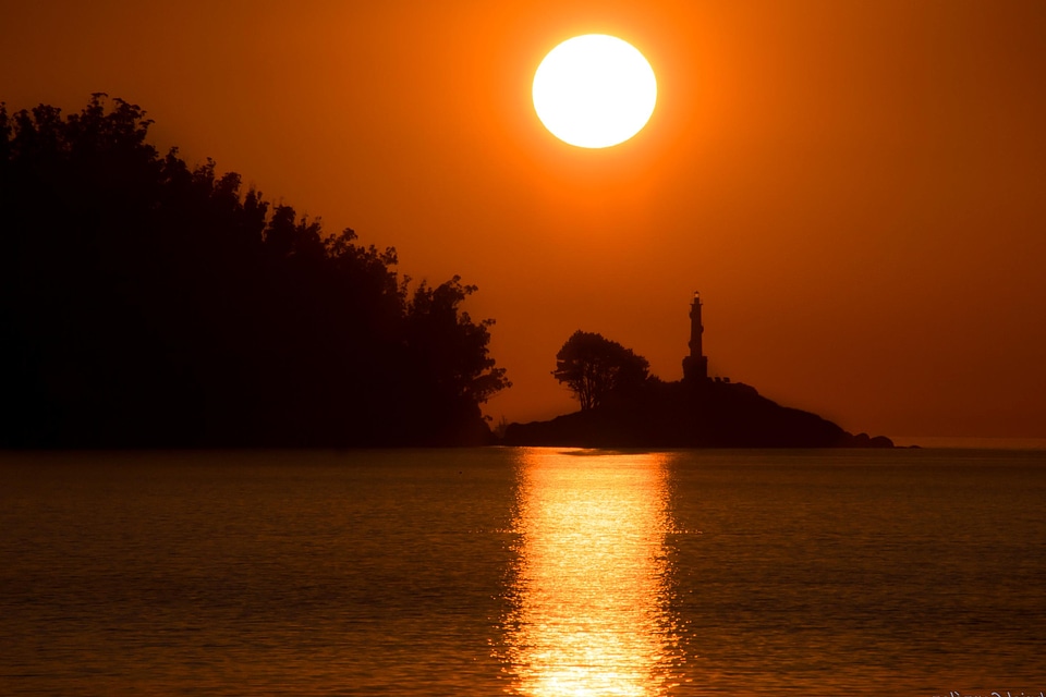 Atmosphere backlight beach