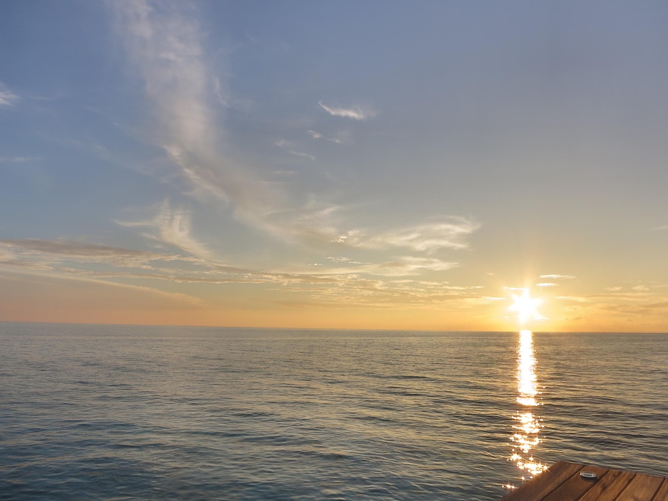 Atmosphere backlight beach