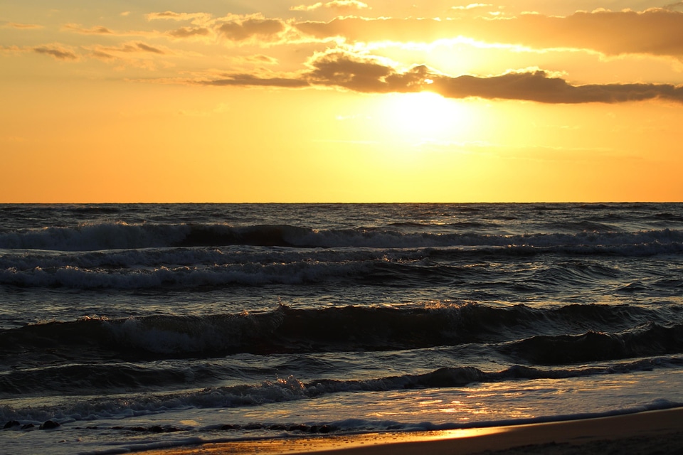 Atmosphere backlight beach