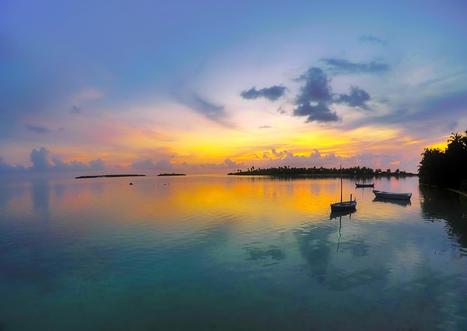 Atmosphere backlight beach