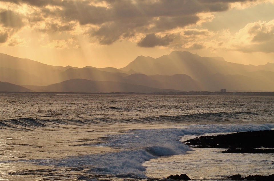 Atmosphere backlight beach photo