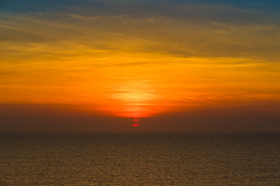 Atmosphere backlight beach