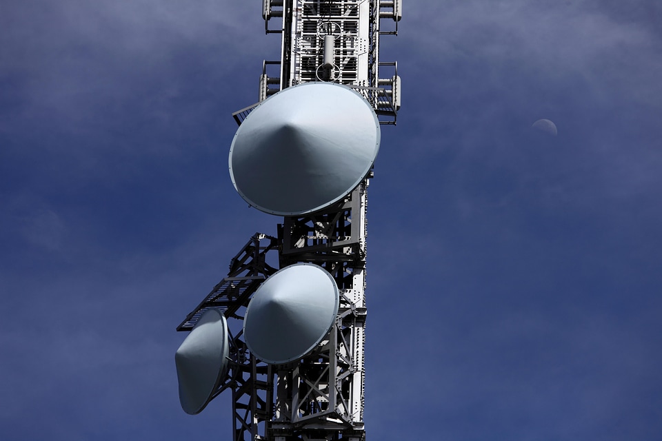 Aerial amplifier antenna