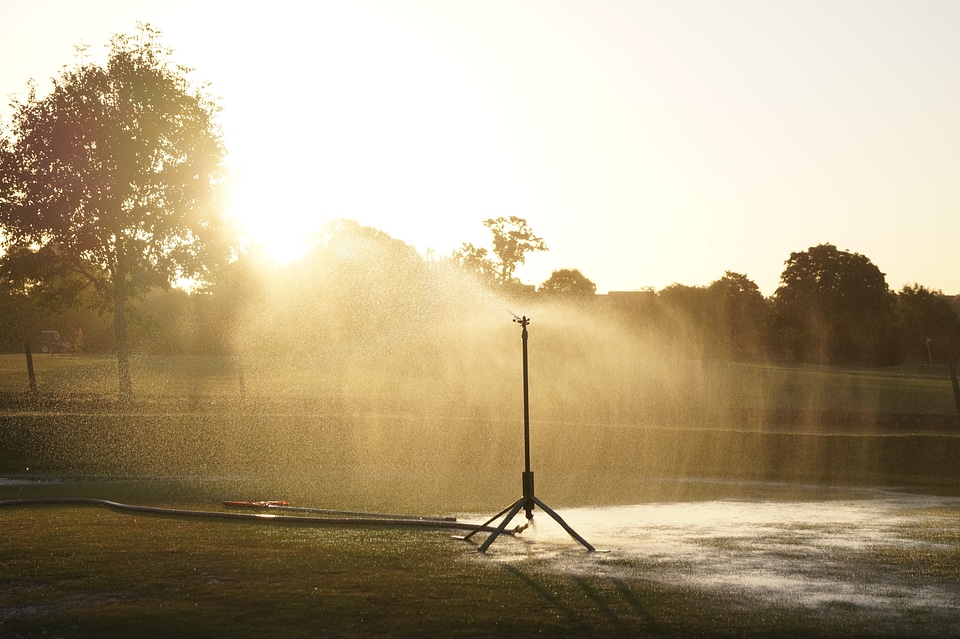 Irrigation pressure spray