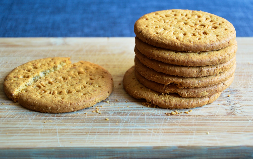 Biscuit breakfast brown