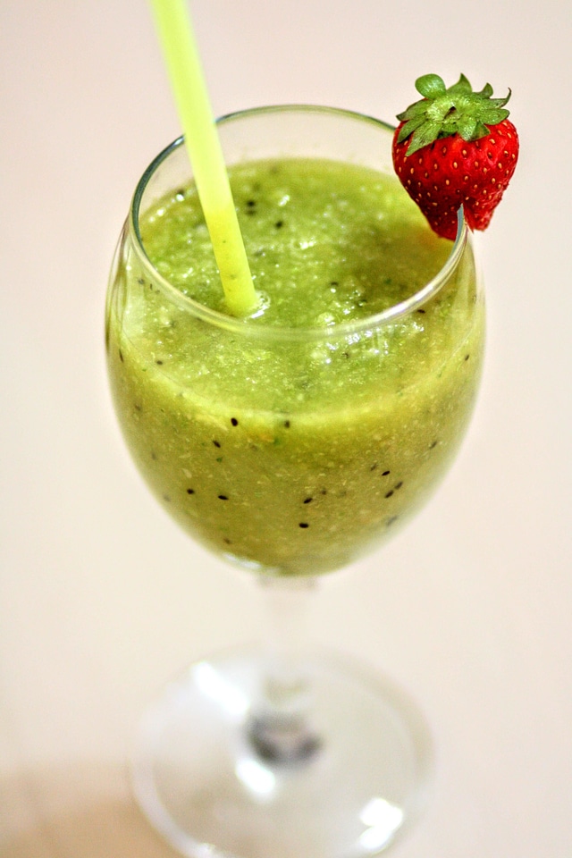 Apple berry beverage