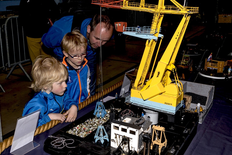 Children industry machine