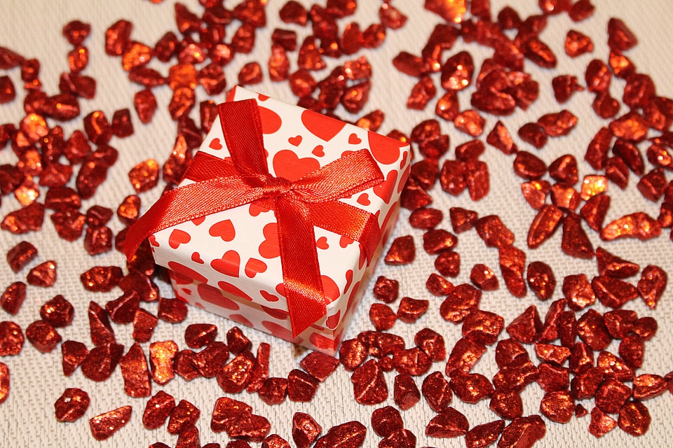 Packaging decoration red