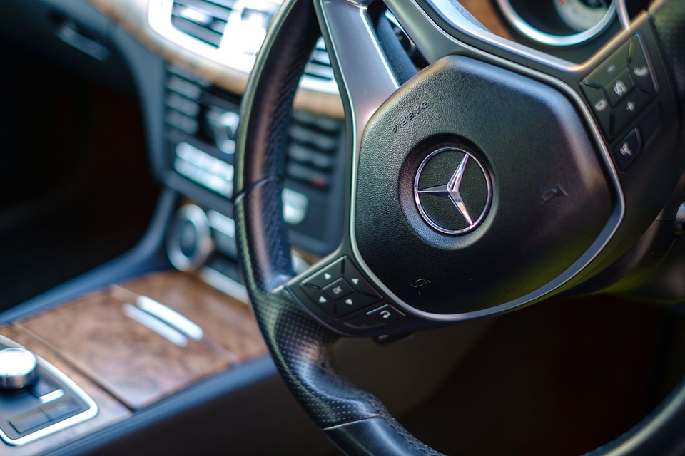 Car dashboard drive