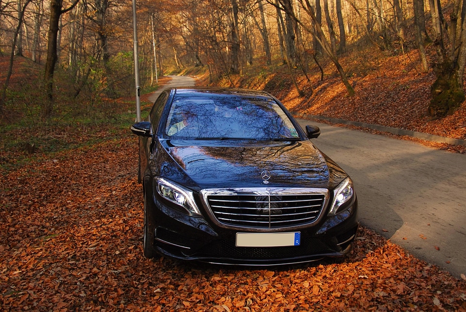 Automobile autumn beautiful photo