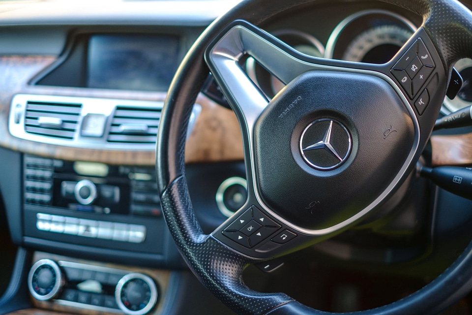 Car dashboard direction