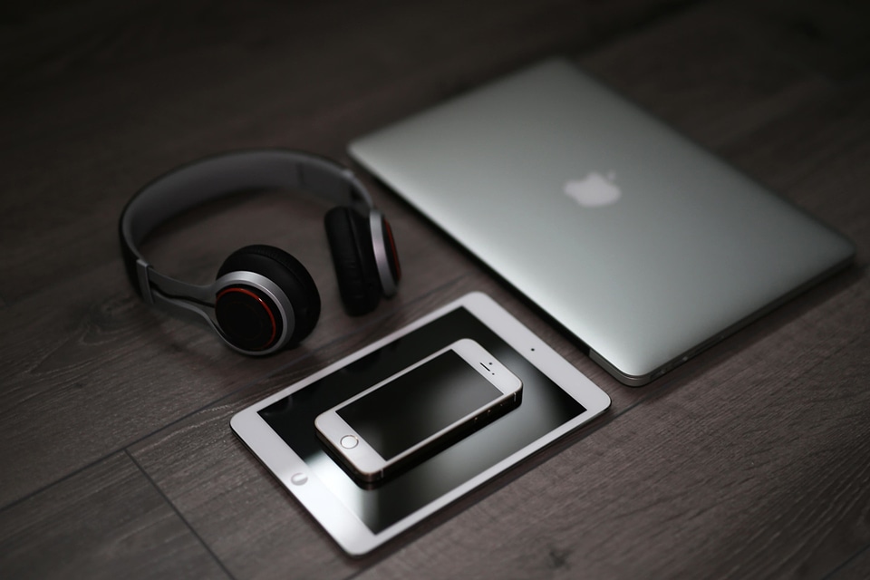 Apple Computer cellphone computer