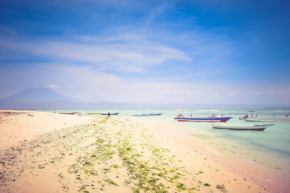 Bay beach boat