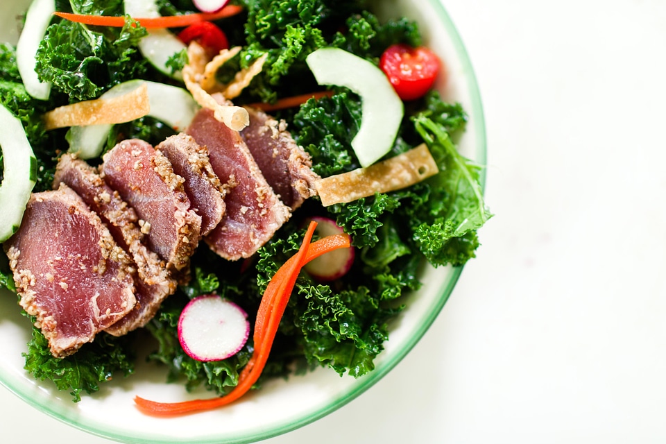 Appetizer beef bowl